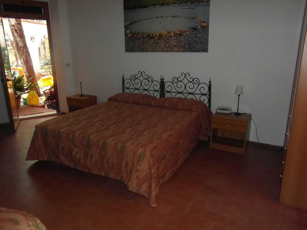 Hotel Villa Nettuno Marina di Campo Habitación foto